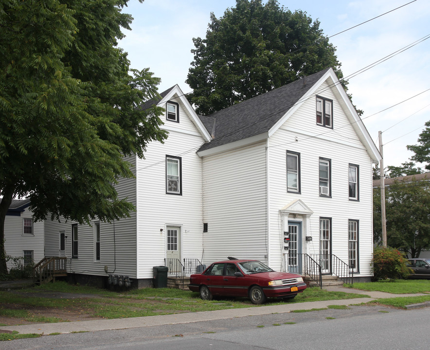 351 Main St in Saugerties, NY - Building Photo