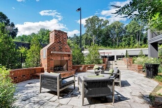 Skye Suwanee Town Center in Suwanee, GA - Foto de edificio - Building Photo