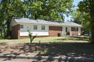 Park at Fort Gillem in Ellenwood, GA - Foto de edificio - Building Photo