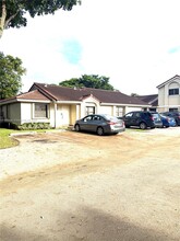 6018 NW 172nd Terrace in Hialeah, FL - Building Photo - Building Photo