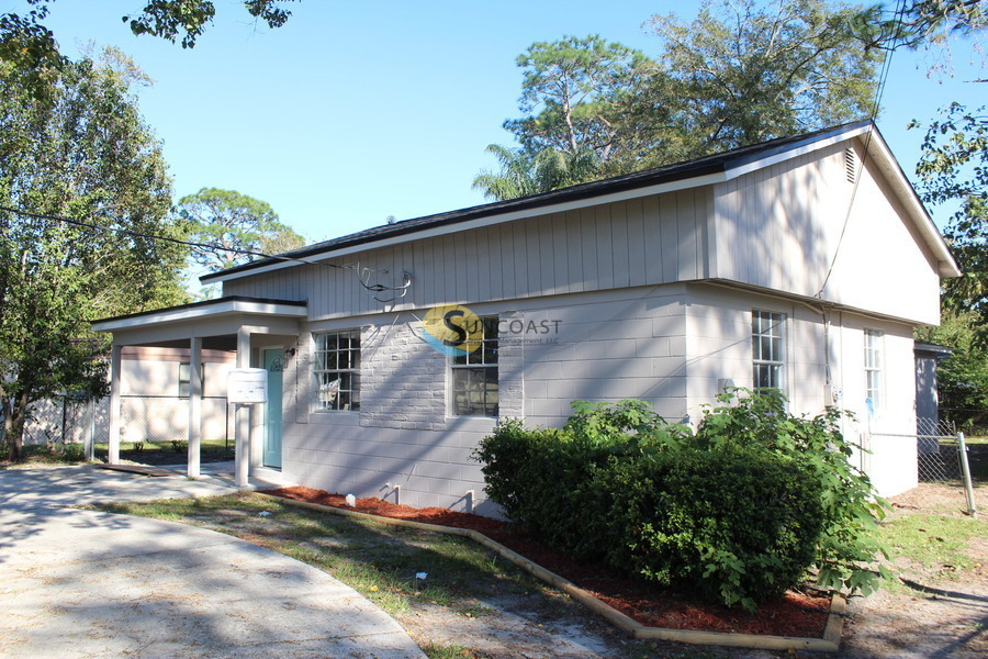 10421 Pinehurst Dr in Jacksonville, FL - Building Photo