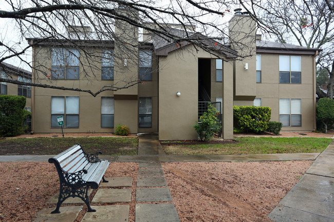 Settlers Landing Apartments in Round Rock, TX - Building Photo - Building Photo