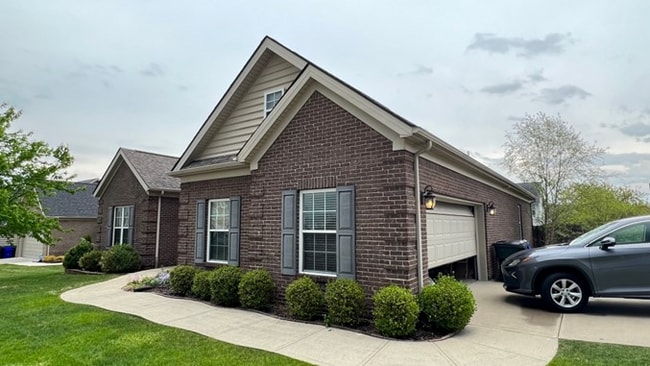 2748 Sullivans Trce in Lexington, KY - Building Photo - Building Photo