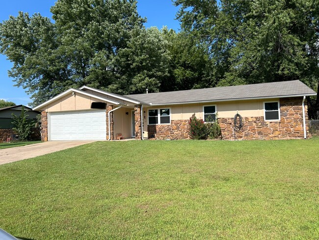 property at 13615 S 286th E Ave