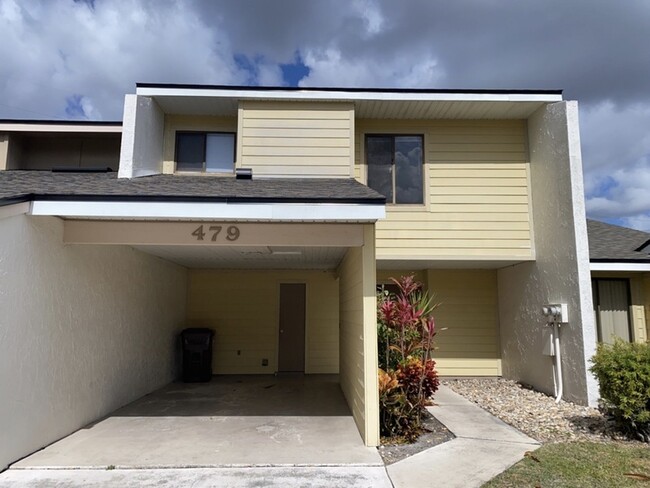 property at 479 Prestwick Pl