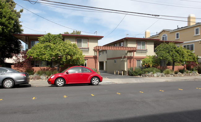 527-529 Elm St in San Carlos, CA - Foto de edificio - Building Photo