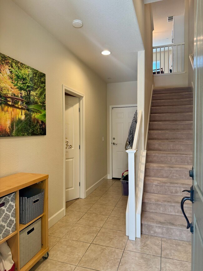 493 Magritte Way in Mountain View, CA - Building Photo - Building Photo