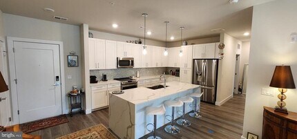 1761 Old Meadow Rd in Tysons, VA - Building Photo - Building Photo