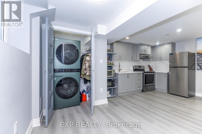 3270 Klaiman Dr in Mississauga, ON - Building Photo - Building Photo