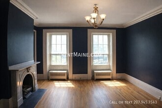 97 Broadway in Bangor, ME - Foto de edificio - Building Photo