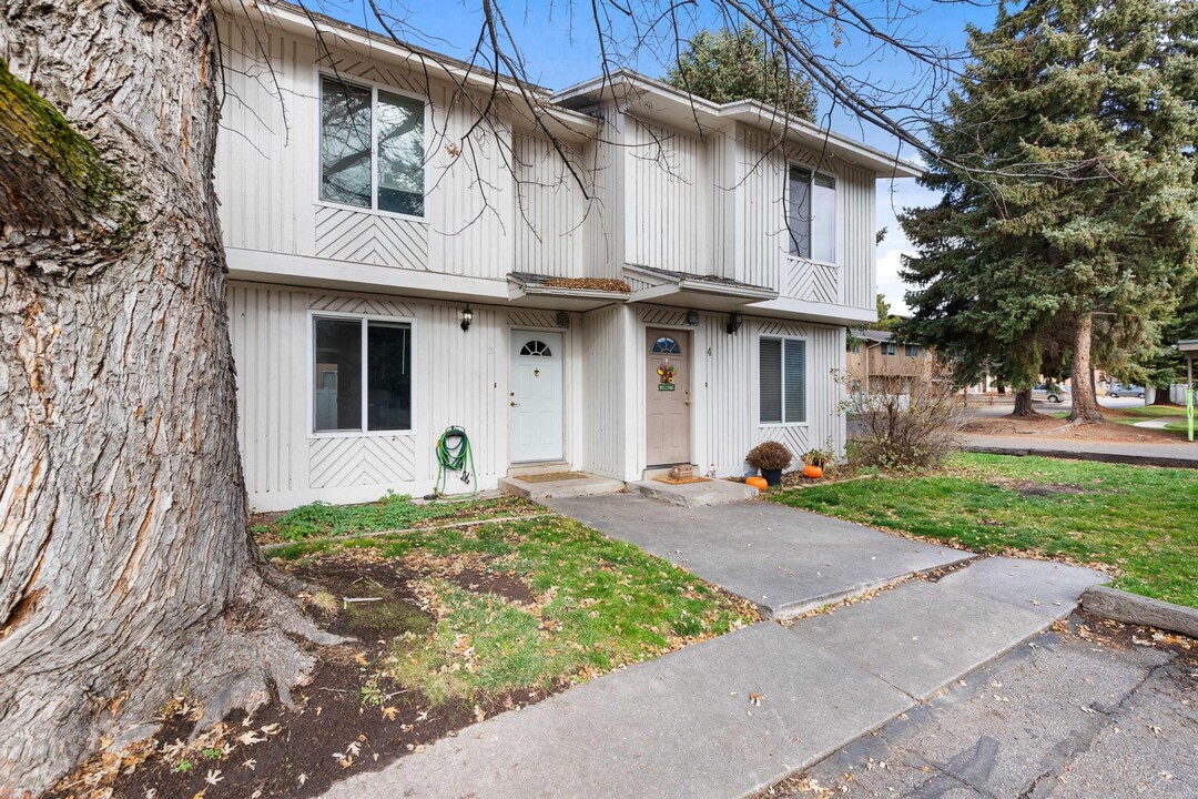 1289 N 400 E in Logan, UT - Building Photo