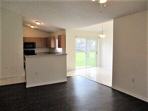 7378 High Bluff Rd N in Jacksonville, FL - Building Photo - Building Photo