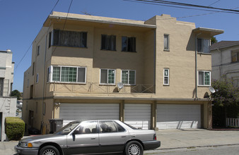 2331-2339 Ivy Dr in Oakland, CA - Building Photo - Building Photo