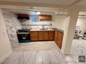 clover street, YONKERS, Unit 1 in Yonkers, NY - Foto de edificio - Building Photo