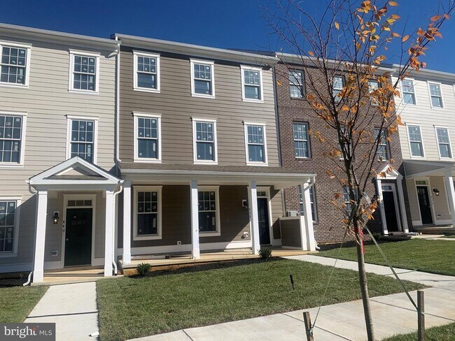 property at 838 Mapleton Ave