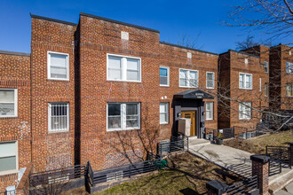 1220 Holbrook Ter NE in Washington, DC - Building Photo - Building Photo