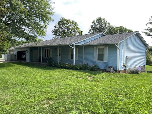 81 Covered Bridge Acres in Glenarm, IL - Building Photo - Building Photo