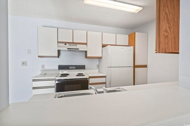 property at 2266 Huntingdon Dr