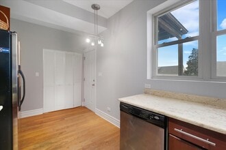 1951 N Monticello Ave, Unit Unit 2 in Chicago, IL - Foto de edificio - Building Photo