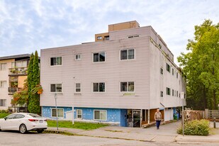 522 Ash St in New Westminster, BC - Building Photo