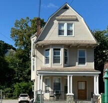 535 Van Cortlandt Park Ave, Unit 3rd Fl- 2 Bedroom in Yonkers, NY - Building Photo