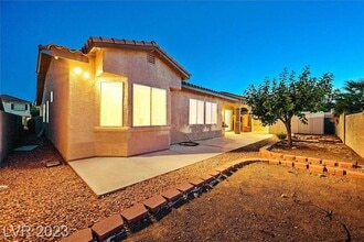 8086 Lapis Harbor Ave in Las Vegas, NV - Building Photo - Building Photo