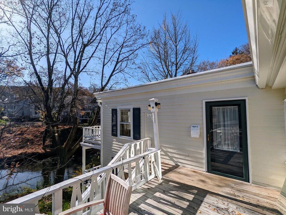 15 W Ferry St in New Hope, PA - Building Photo