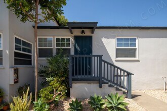 2067 Emerald St in San Diego, CA - Building Photo - Building Photo