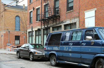 13 W 15th St in Cincinnati, OH - Foto de edificio - Building Photo