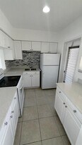 2800 NE 203rd St in Miami, FL - Building Photo