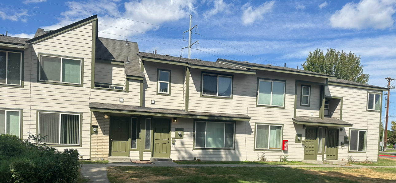 El Dorado Townhouses in Richland, WA - Building Photo