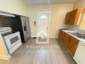 1406 W Main St in Muncie, IN - Foto de edificio - Building Photo