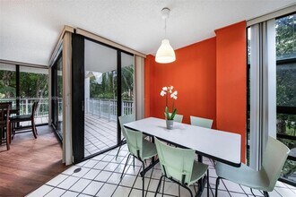 2000 Towerside Terrace in Miami, FL - Building Photo - Building Photo