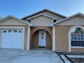 3124 W Powhatan Ave in Tampa, FL - Building Photo