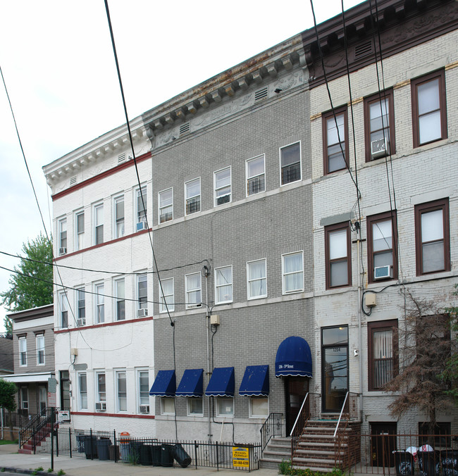 1206 13th St in North Bergen, NJ - Building Photo - Building Photo