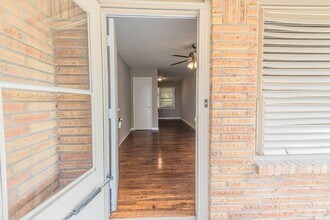 124 N Washington St in Texas City, TX - Building Photo - Building Photo