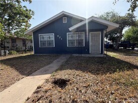 821 S 15th St in McAllen, TX - Building Photo
