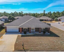 9431 Pouder Ln in Navarre, FL - Building Photo