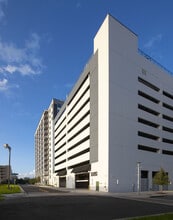 Julian in Orlando, FL - Foto de edificio - Building Photo