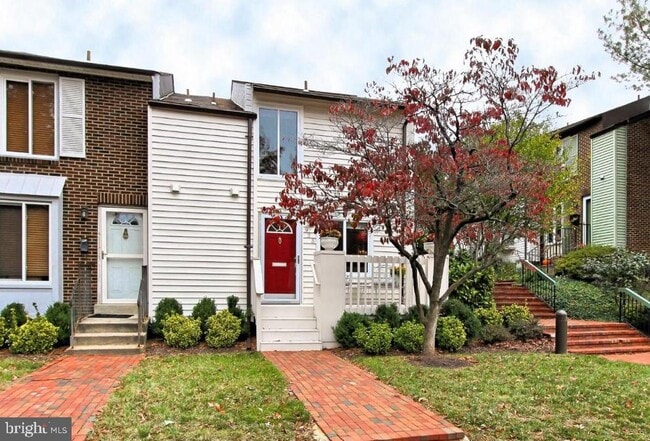 property at 935 S Taylor St