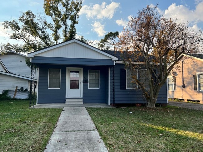 property at 821 Mc Arthur St