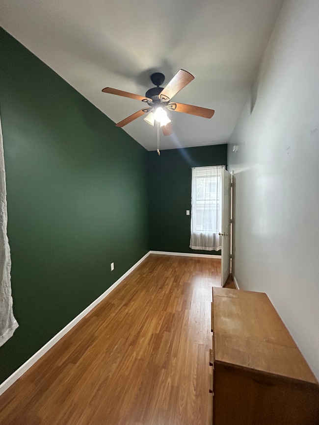 property at 2442 W Iowa St