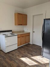 553 SE Rice Ave in Roseburg, OR - Building Photo - Building Photo