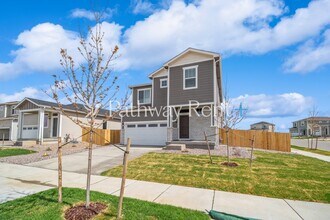 18042 E 94th Pl in Commerce City, CO - Building Photo - Building Photo