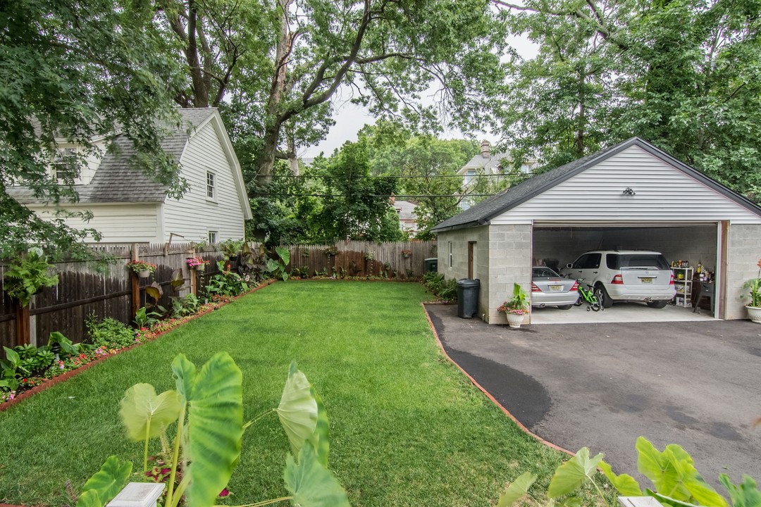 28 Fairview Ave in South Orange, NJ - Building Photo