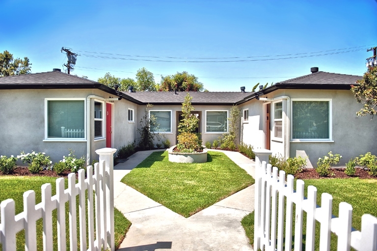 1917 Church St in Costa Mesa, CA - Building Photo