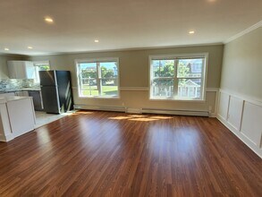 70 Peck St, Unit 120 in New Haven, CT - Foto de edificio - Building Photo