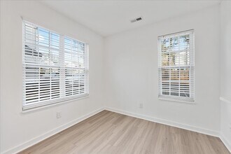 1513 Briar Creek Rd in Charlotte, NC - Building Photo - Building Photo