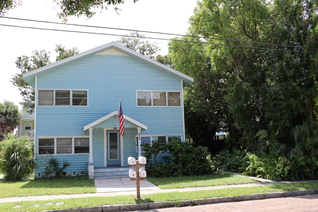 5426 31st Ave S in Gulfport, FL - Building Photo