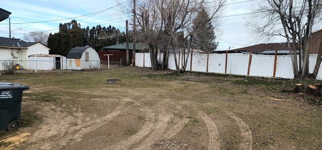 1543 N Daniel St in Moses Lake, WA - Building Photo - Building Photo